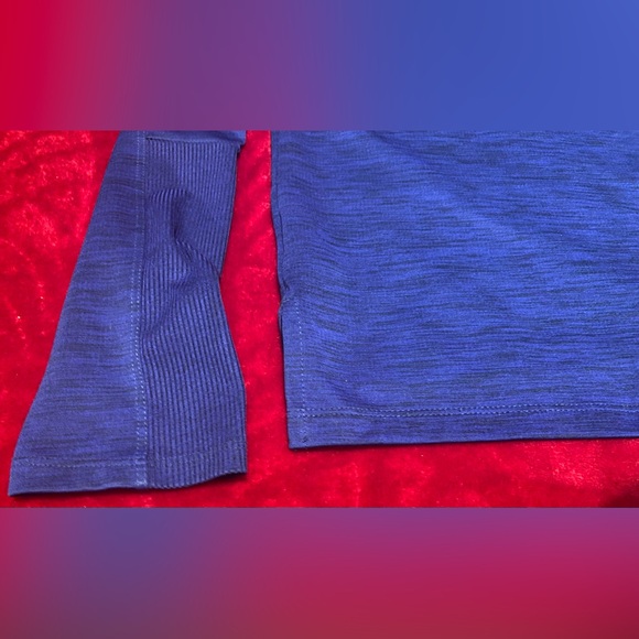 XL- Nike Navy Blue Running Shirt with Thumb Holes! Seriously like New! - Picture 10 of 15